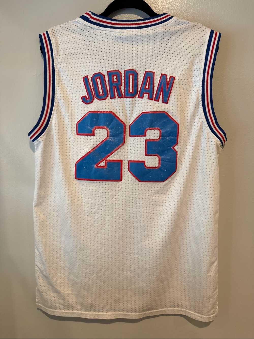 Michael Jordan #23 Tune Squad Looney Tunes Space Jam Jersey Mens XL White Faded